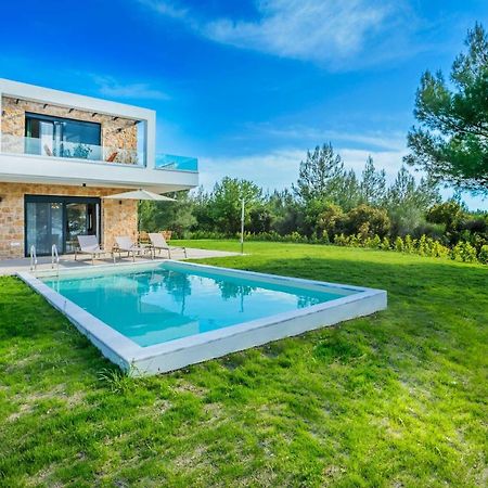 Epta Villas Luxury Redefined 아기아 파라스케비 외부 사진