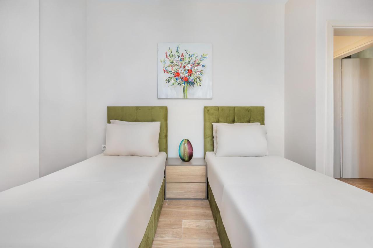 Epta Villas Luxury Redefined 아기아 파라스케비 외부 사진