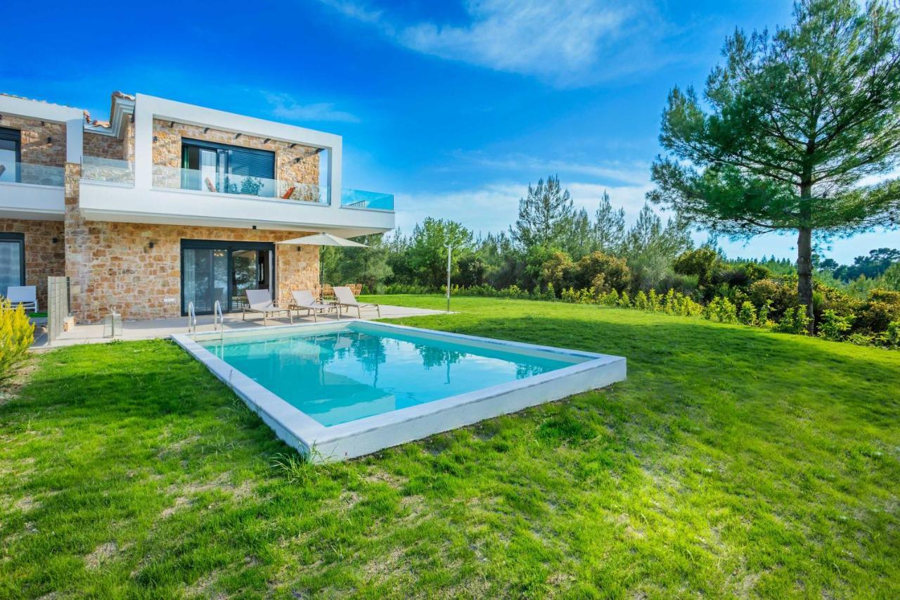 Epta Villas Luxury Redefined 아기아 파라스케비 외부 사진