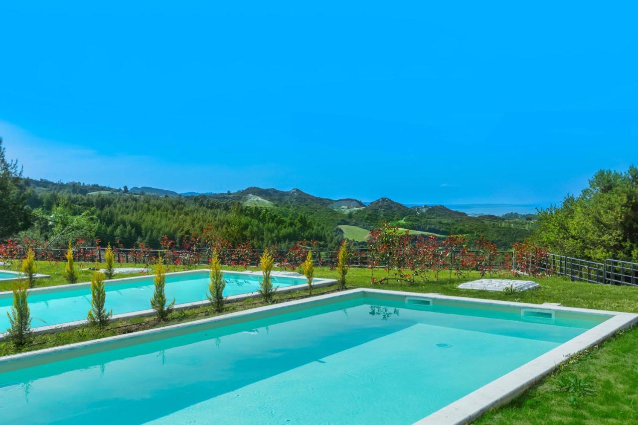 Epta Villas Luxury Redefined 아기아 파라스케비 외부 사진