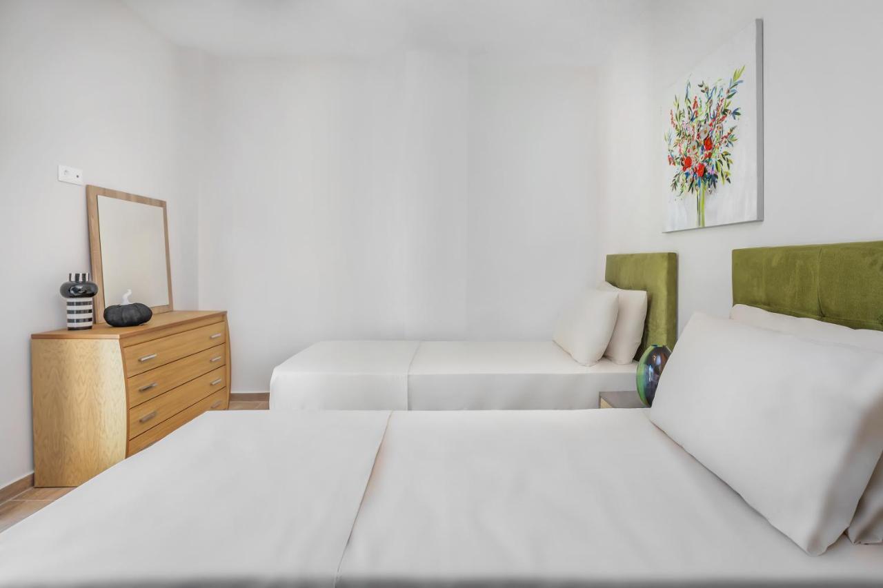 Epta Villas Luxury Redefined 아기아 파라스케비 외부 사진