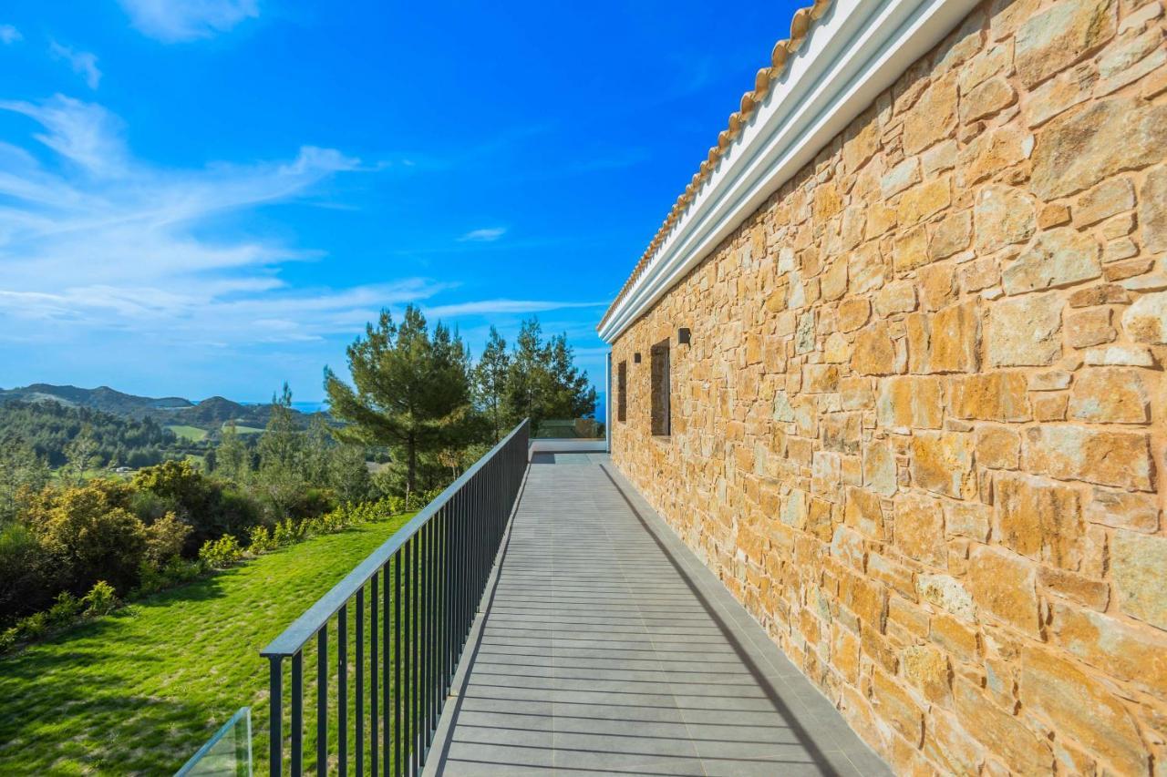 Epta Villas Luxury Redefined 아기아 파라스케비 외부 사진
